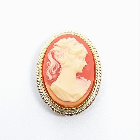 cameo Jewelry - Vintage NONY New York Cameo Button Cover VTG Victorian Steampunk